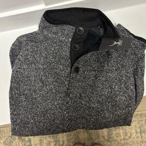 New with Tags Men’s sweater Size M